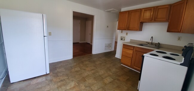 Kitchen - 2306 Spring Garden St