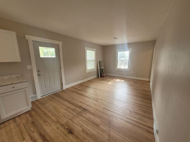 Foto del edificio - 2 Bedroom Home just outside of Downtown De...