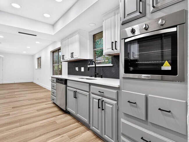 Foto del edificio - 1109 Wood Creek Cir