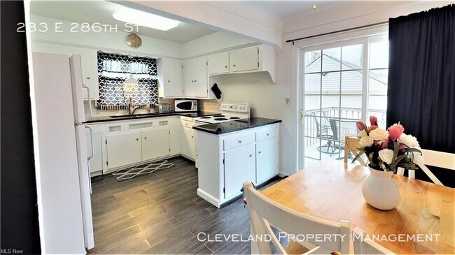 Foto del edificio - Updated Willowick Bungalow