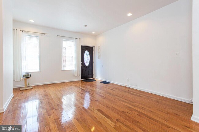 Foto del edificio - 1327 S Opal St