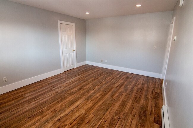 Building Photo - 21 Essex St