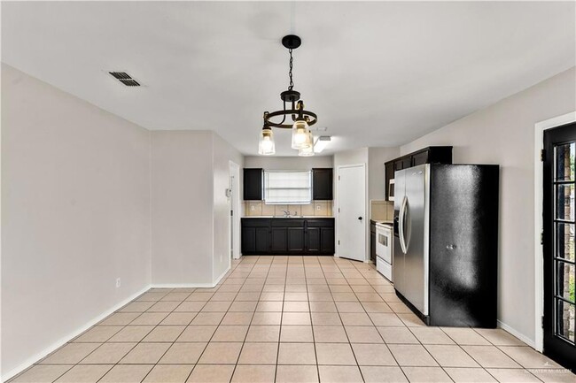 Building Photo - 4416 Thunderbird Ave