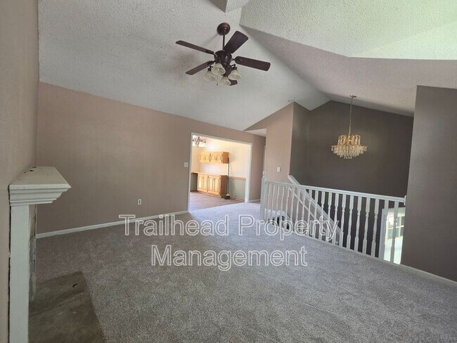 Foto del edificio - 607 SE Steeple Ln