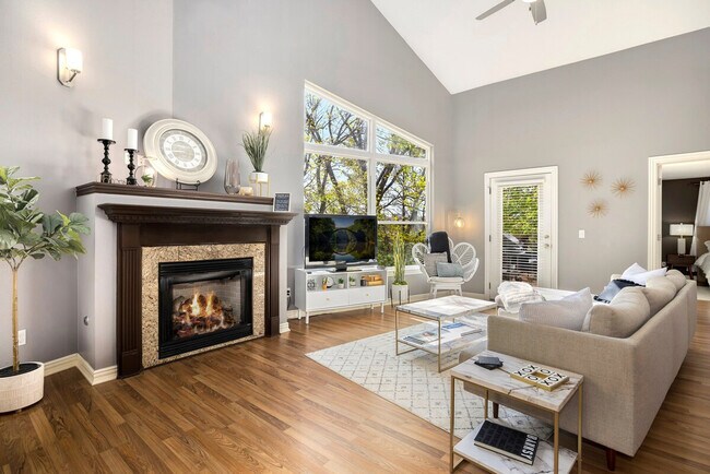 Building Photo - 431 W Patricia Ln