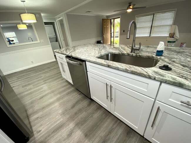 Building Photo - 328 Eron Way