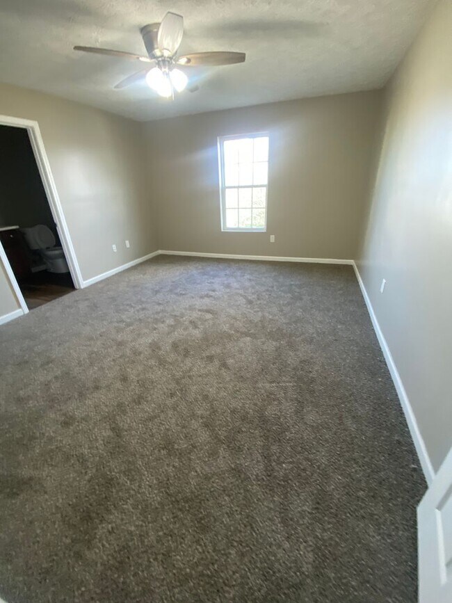 Foto del edificio - Now Leasing - 3 bedroom 2 bath White Pine, TN