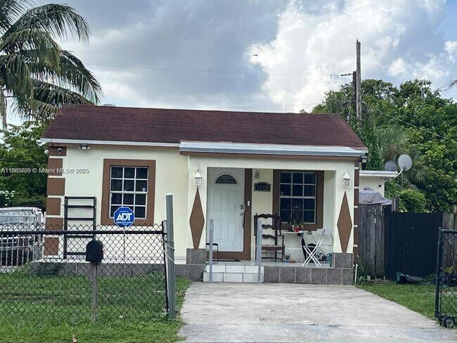 Building Photo - 1178 NW 105th Terrace