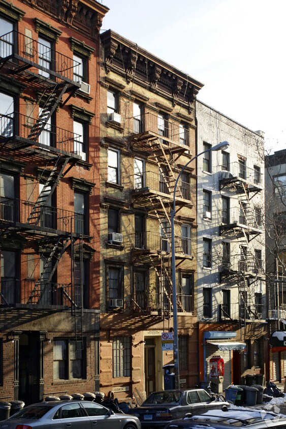 Primary Photo - 341 E 6th St