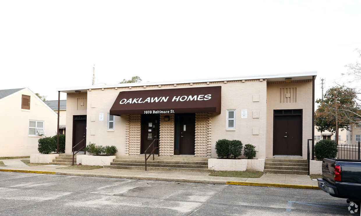 Primary Photo - Oaklawn Homes