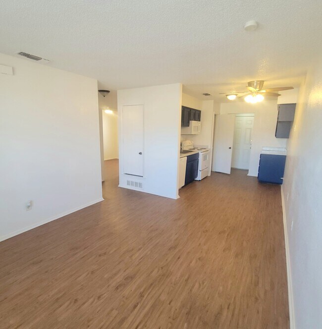 Foto del edificio - 216 Pine Meadow Dr