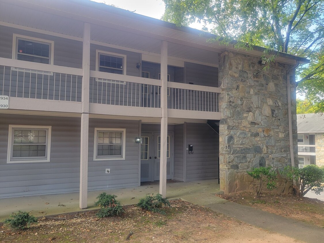 Primary Photo - Two bedroom/one bath condo available immed...