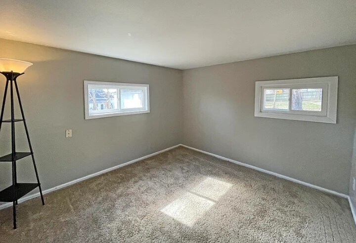 Foto del edificio - 369 Massie Ave