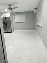 Building Photo - 721 NE 6th St