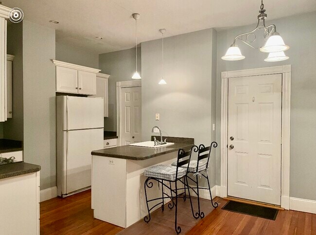 Foto del edificio - 627 E 6th St