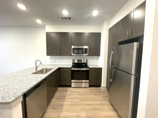 Foto del edificio - 4320 S Legacy Dr