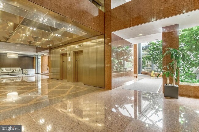 Foto del edificio - 1530 Key Blvd