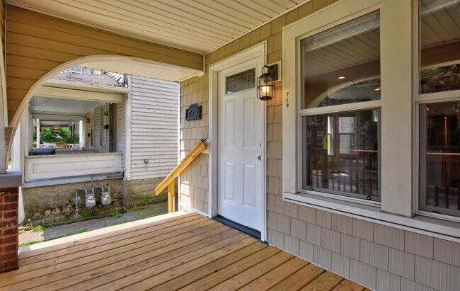 Foto del edificio - 719 Fairwood Ave