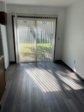 Building Photo - 4163 W Ridge Rd