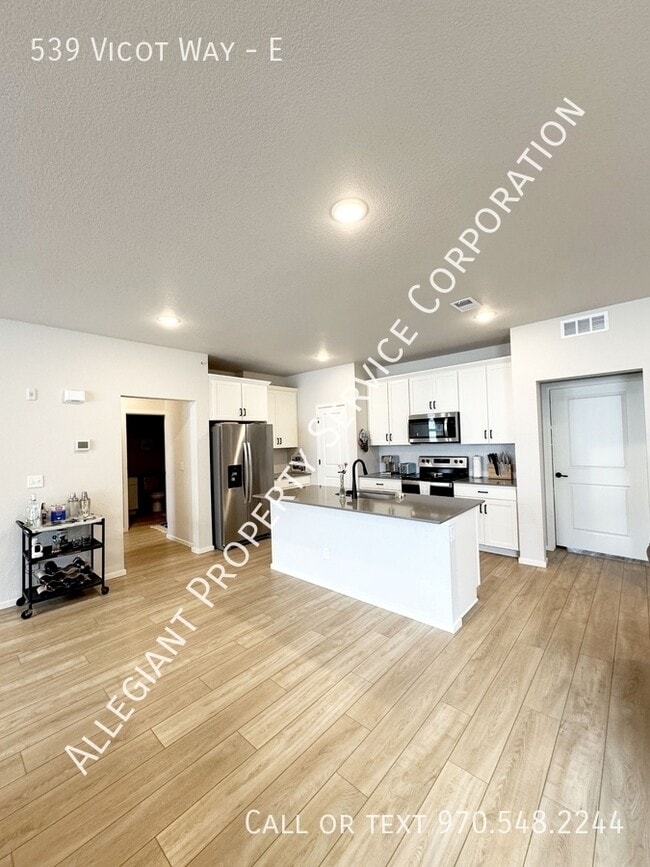 Building Photo - 539 Vicot Wy