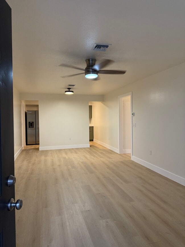 Building Photo - 1925 Forked Creek Dr