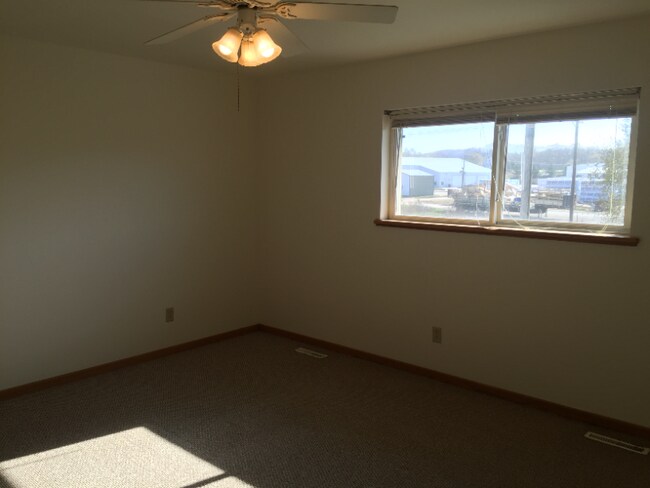 Foto del edificio - 615 Westwynd Ct