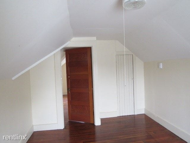 Building Photo - 94 Divinity St