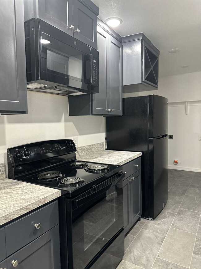 Building Photo - S. J Duplex