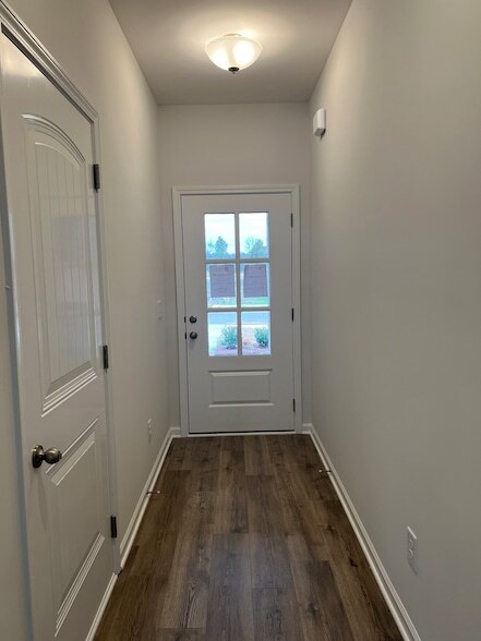 Foto del edificio - 967 Horse Mountain Rd