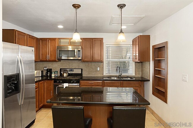 Building Photo - 9131 Johnson Dr
