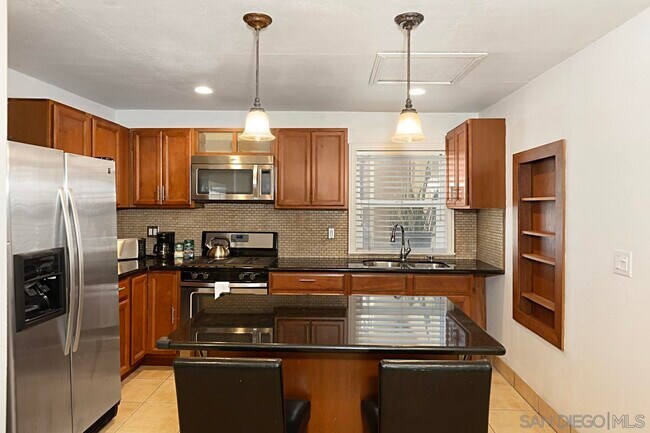 Foto del edificio - 9131 Johnson Dr
