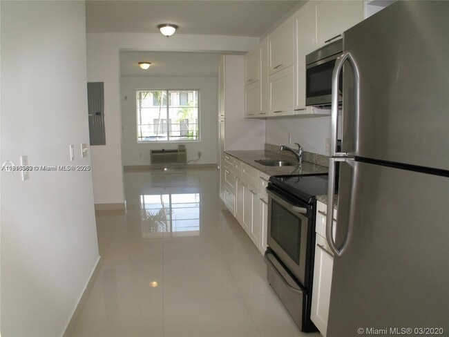 Building Photo - 540 74th St