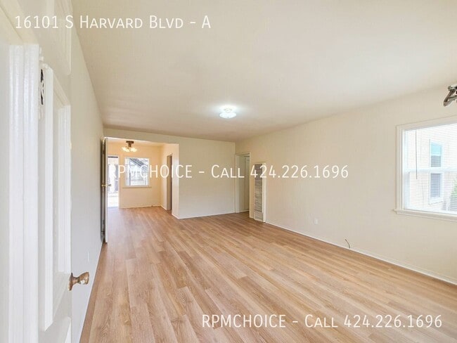 Foto del edificio - 16101 Harvard Blvd