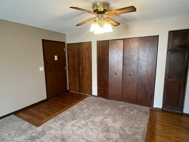 Building Photo - 2120 Valleyhigh Dr NW
