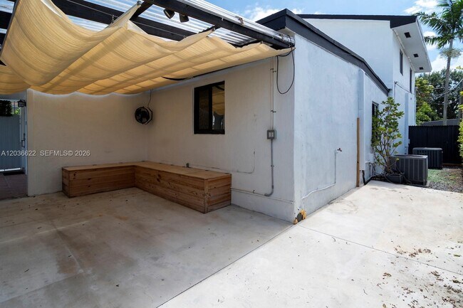 Foto del edificio - 2729 SW 67th Ave