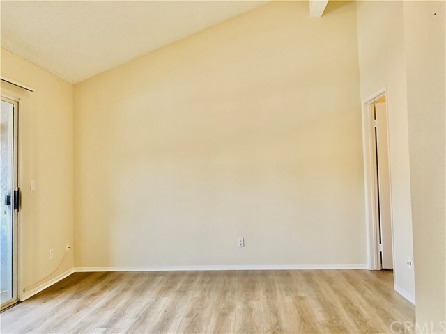Building Photo - 9447 Cortada St