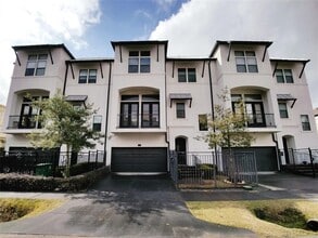 Building Photo - 2311 Arabelle St