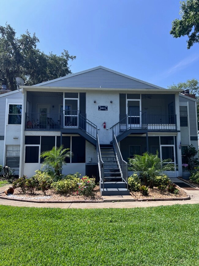 Building Photo - 1302 Northlake Dr