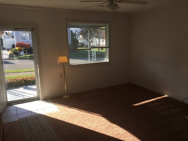 Living Room - 324 2nd St