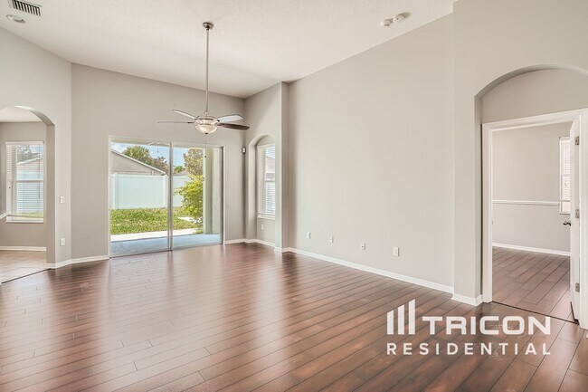Foto del edificio - 7126 Forest Mere Dr