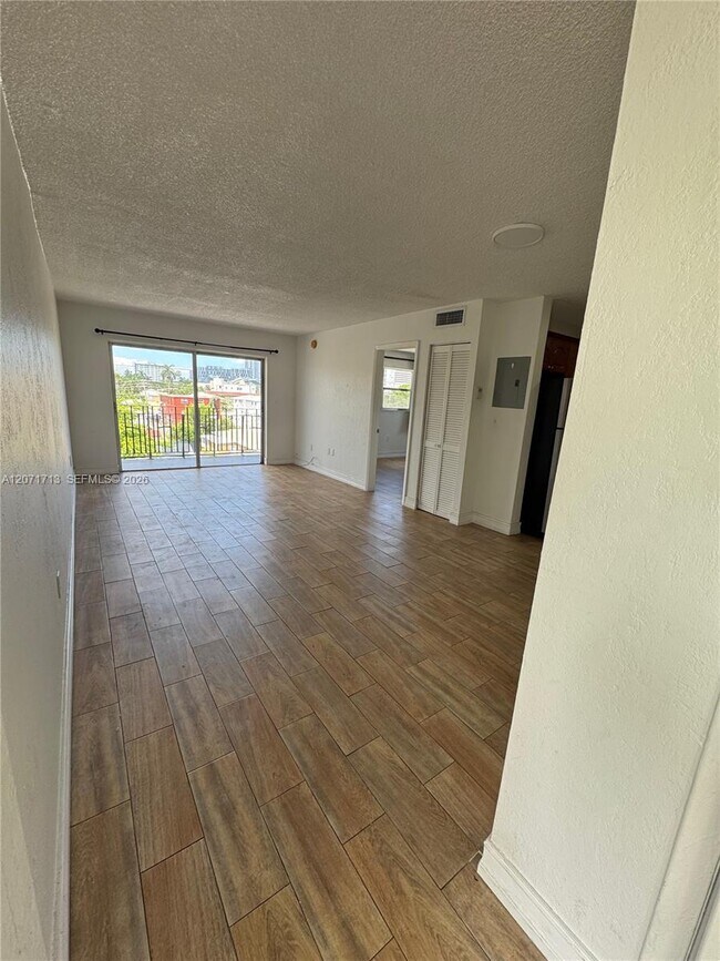 Foto del edificio - 444 SW 4th St