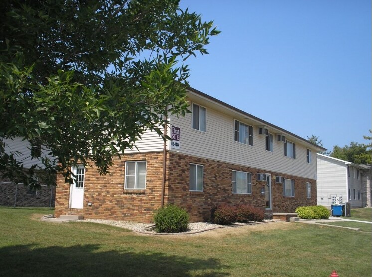 308 Taylor Apartments in Normal, IL