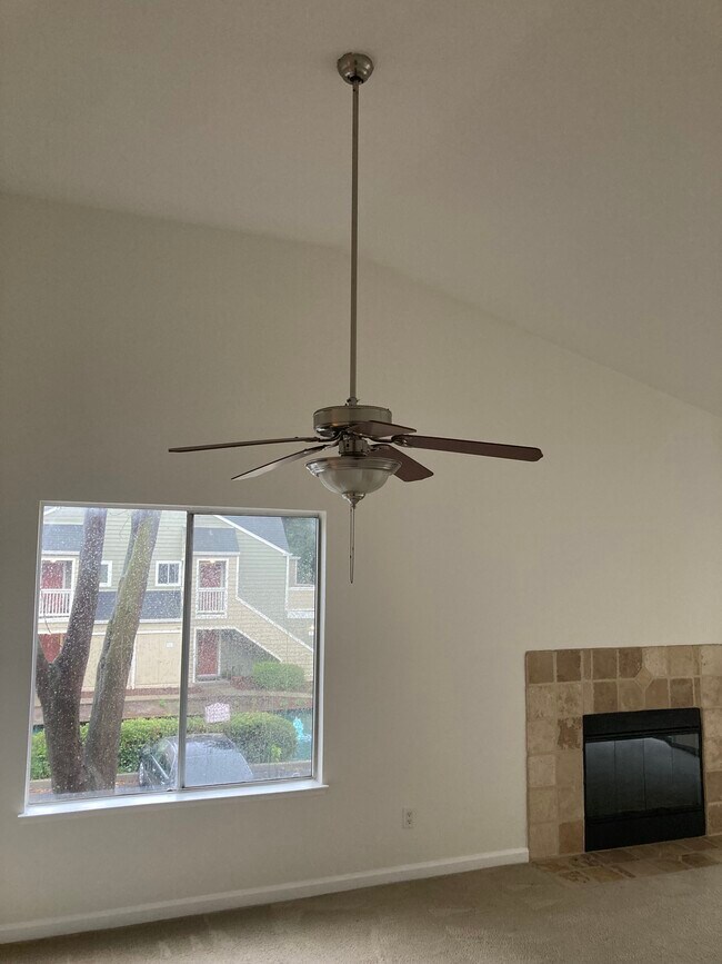 Foto del edificio - 100 Reflections Dr