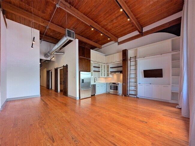 Foto del edificio - 2400 Mechanic St