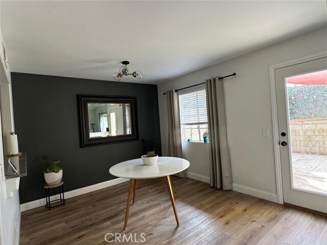 Foto del edificio - 620 Wild Rose Ln