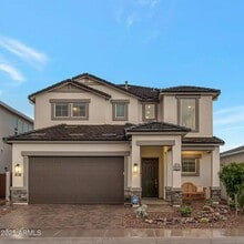 Building Photo - 5031 E Paddock Pl