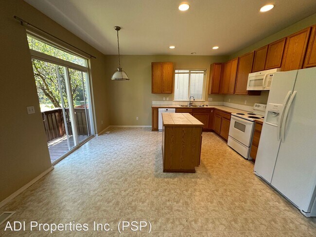 Building Photo - 3 br, 2.5 bath House - 234 SE 43rd Ave