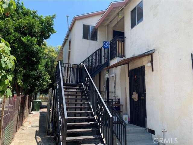 Foto del edificio - 2419 Eastlake Ave