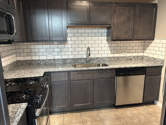 Photo - 125 NW 25th St House