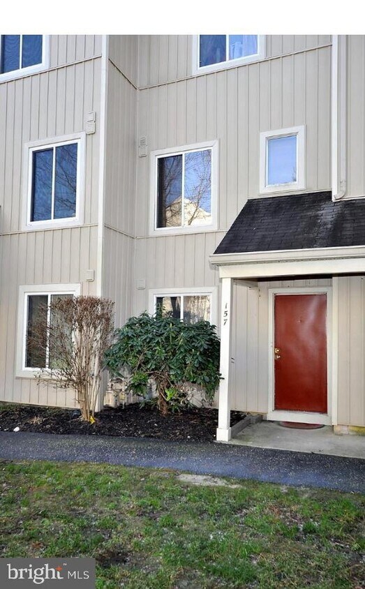 157 Woodlake Dr, Evesham Township, NJ 08053 Townhome Rentals in